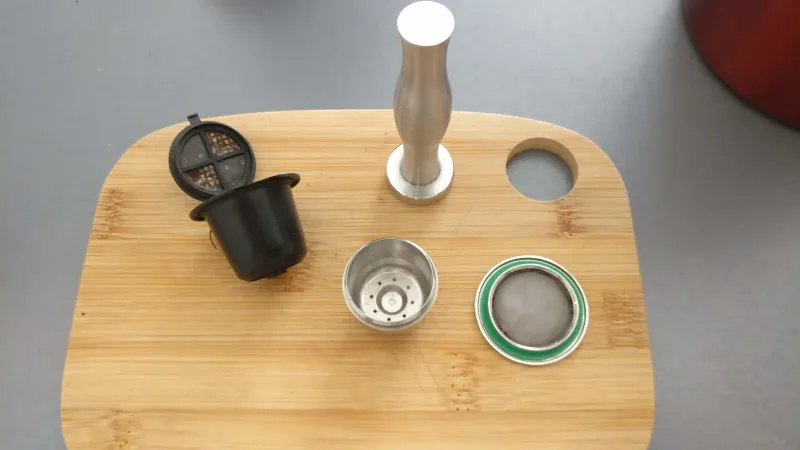 Leere Kapsel zum Befüllen