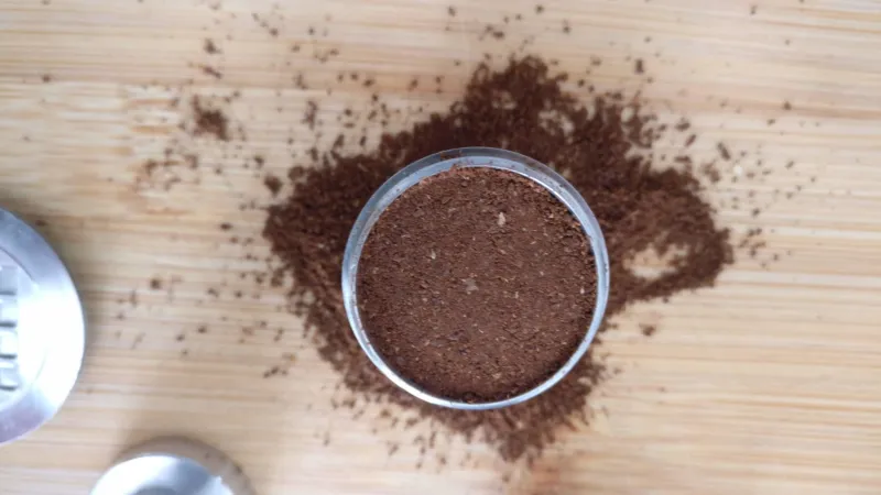 Gefüllte Edelstahlkapsel