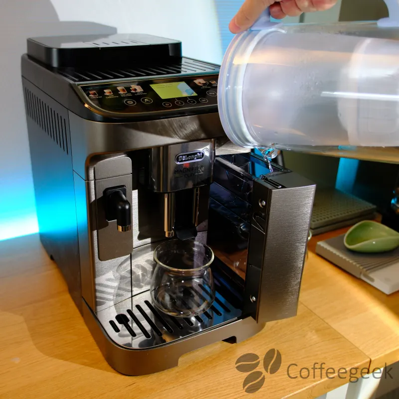 Der Wassertank der De'Longhi Magnifica Duo