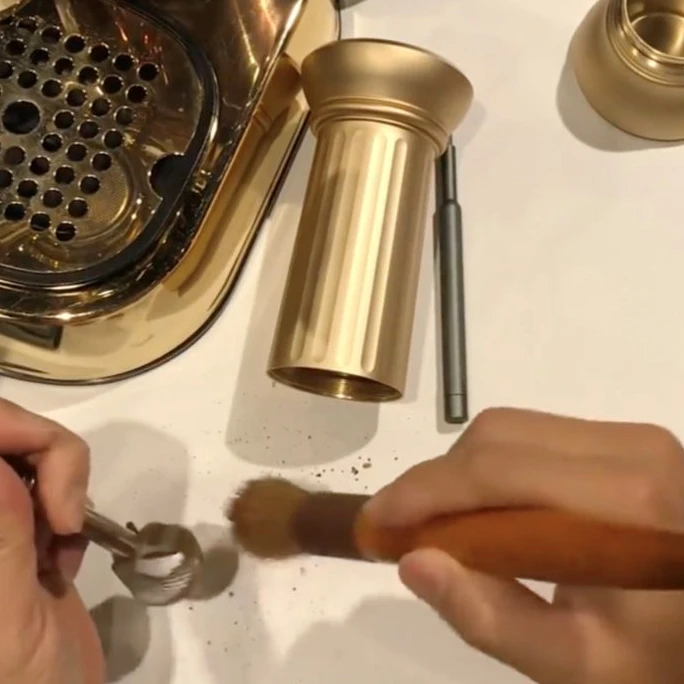 Removing Apollo central shaft