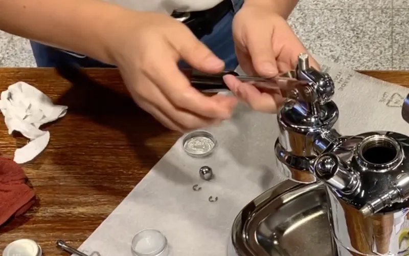 Fixing the lever pins