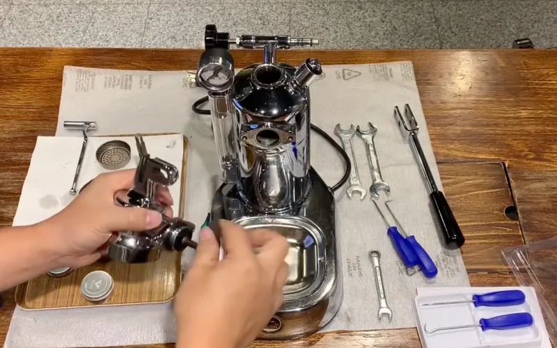 Disassembly of the copper pipe