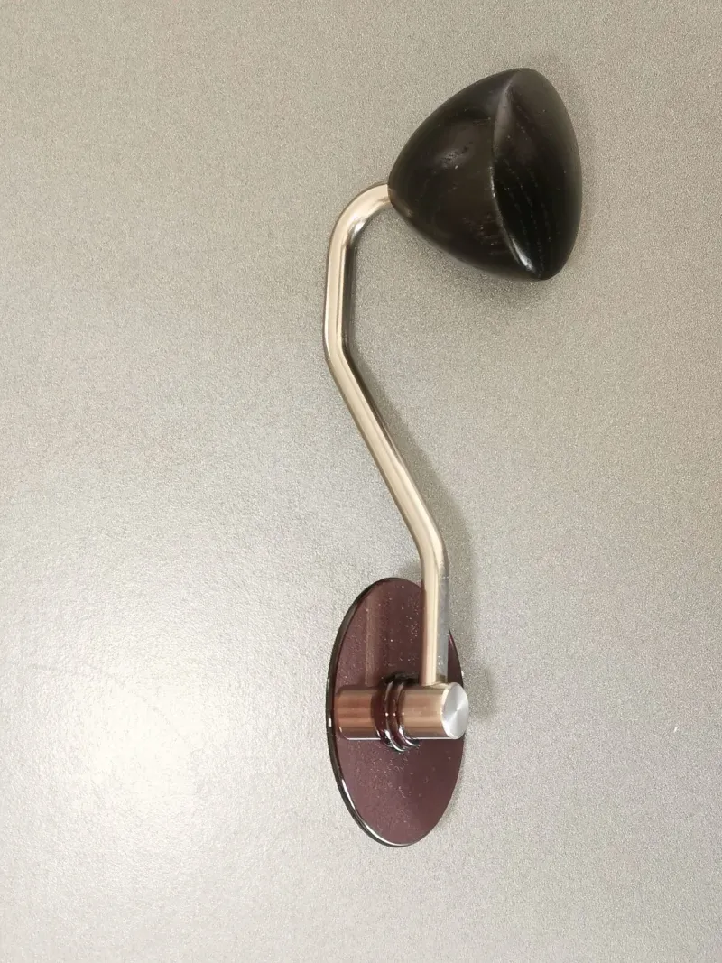 Close-up of the Comandante C40 MKIV crank