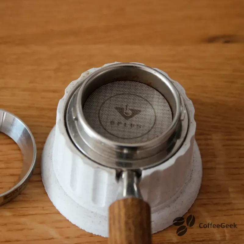 Puck screen on espresso