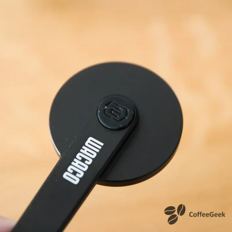 Rubber protection on the crank