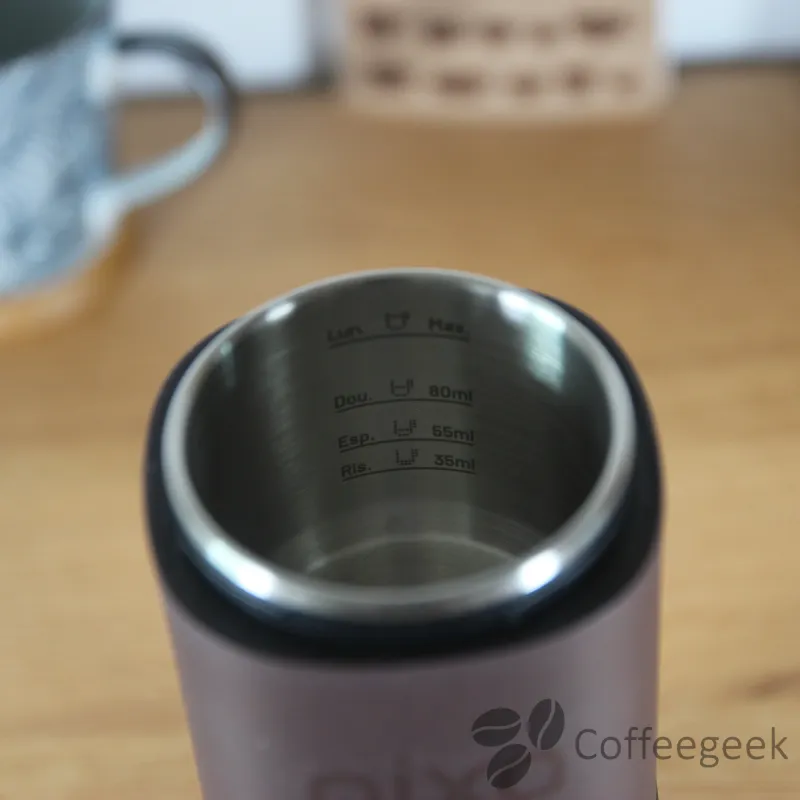 The stainless steel water reservoir with graduations