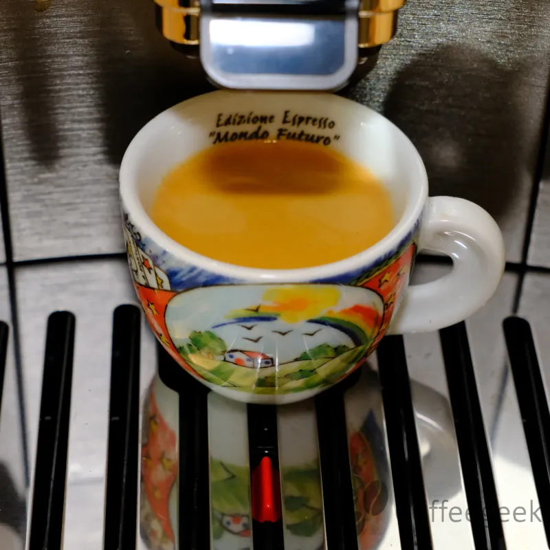 Un espresso extraído con la De'Longhi Magnifica Duo