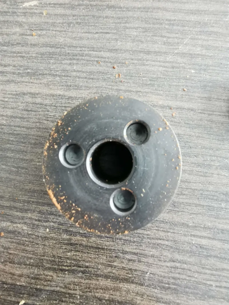 Vue de dessous la meule Italmill Kinu