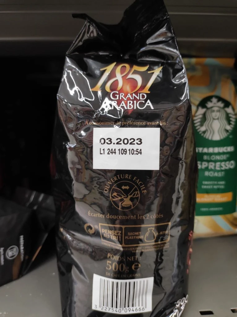 Paquet de café sans date de torréfaction