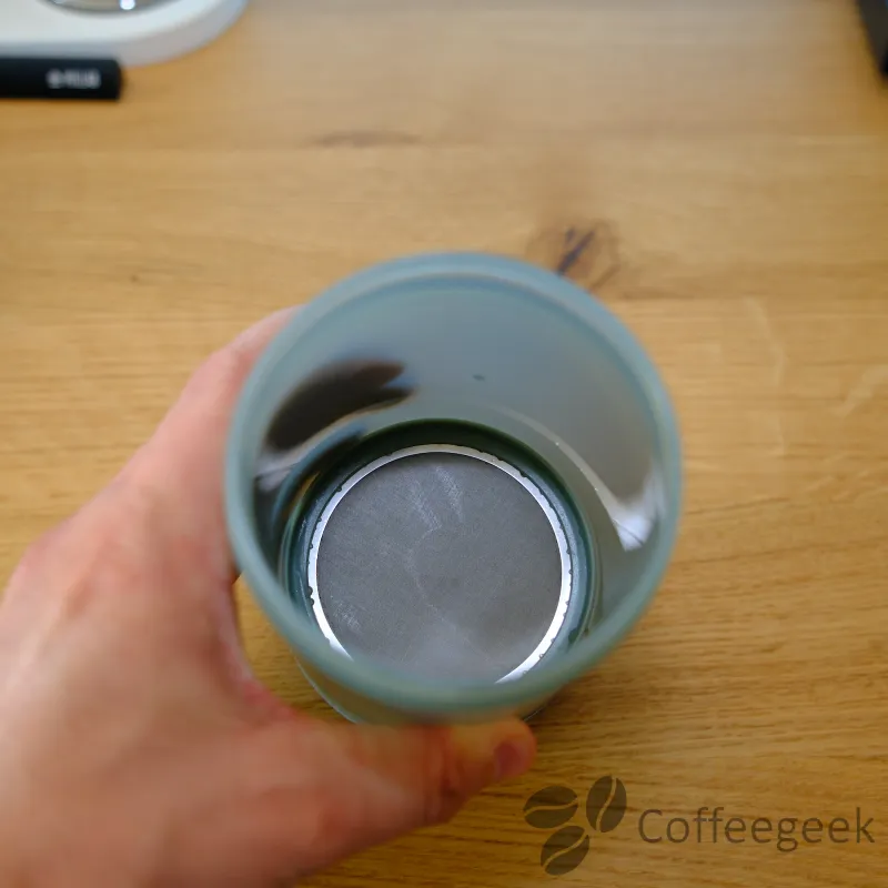 Placement du filtre au fond du tube du Prestina