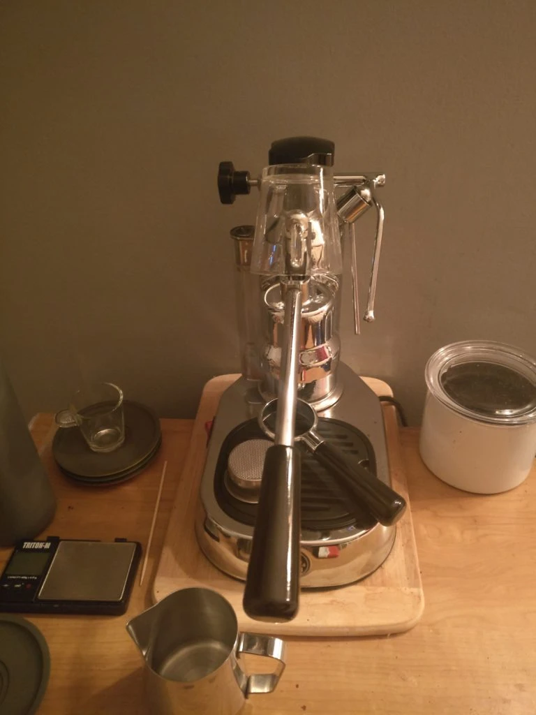 Heating the La Pavoni cup
