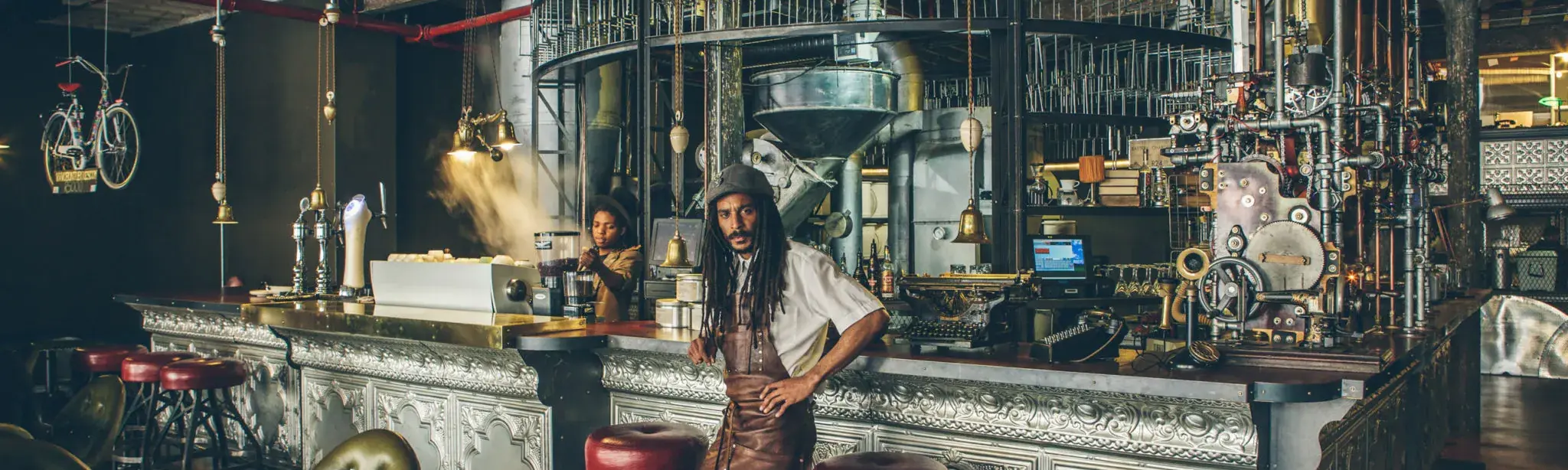 Discover Truth, a unique steampunk coffee shop in Cape Town, designed by Haldane Martin. Between bold architecture and exceptional coffees, this must-visit destination promises an unforgettable experience for coffee enthusiasts.
