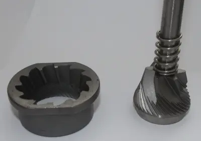 Apollo vs Kinu M47: Manual Grinder Comparison