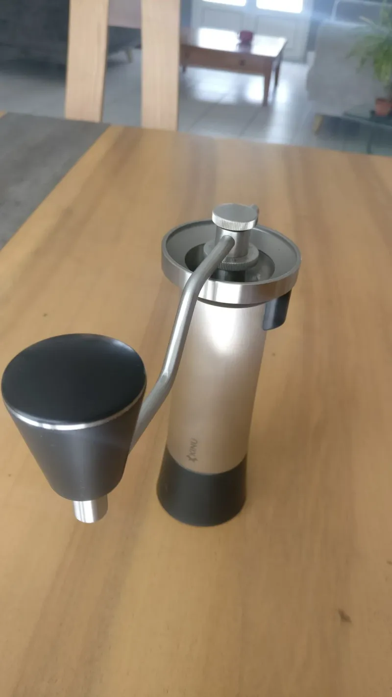 Apollo ergonomic handle