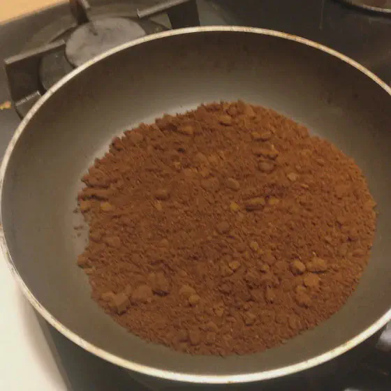 Coffee grounds used to degrease a pan