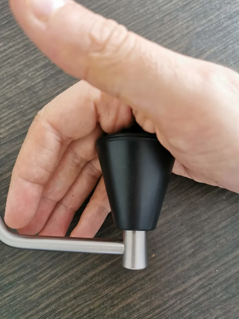 Crank handle ergonomics detail