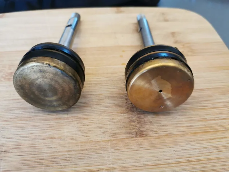 Old / new piston comparison