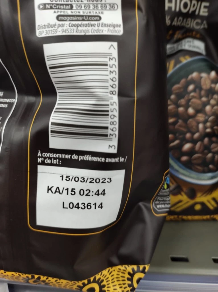 Example of minimum durability date on a coffee package