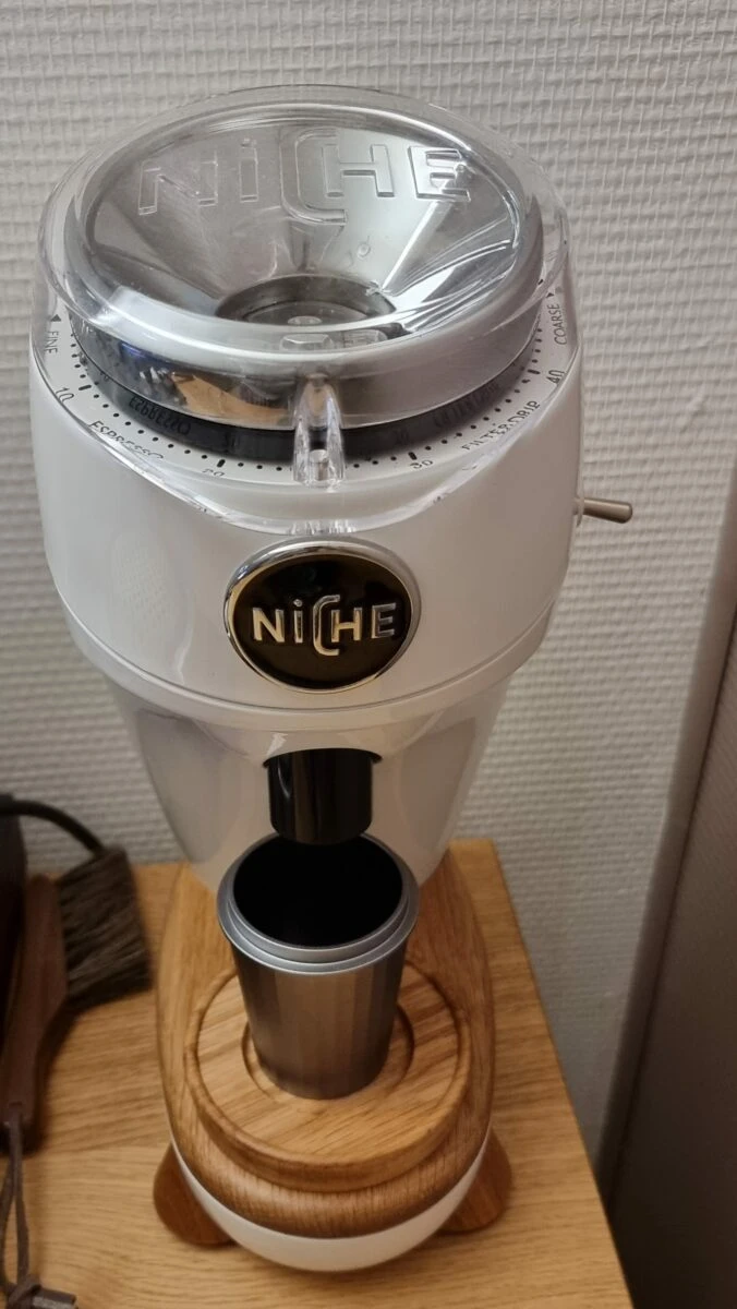 White Niche Zero electric coffee grinder
