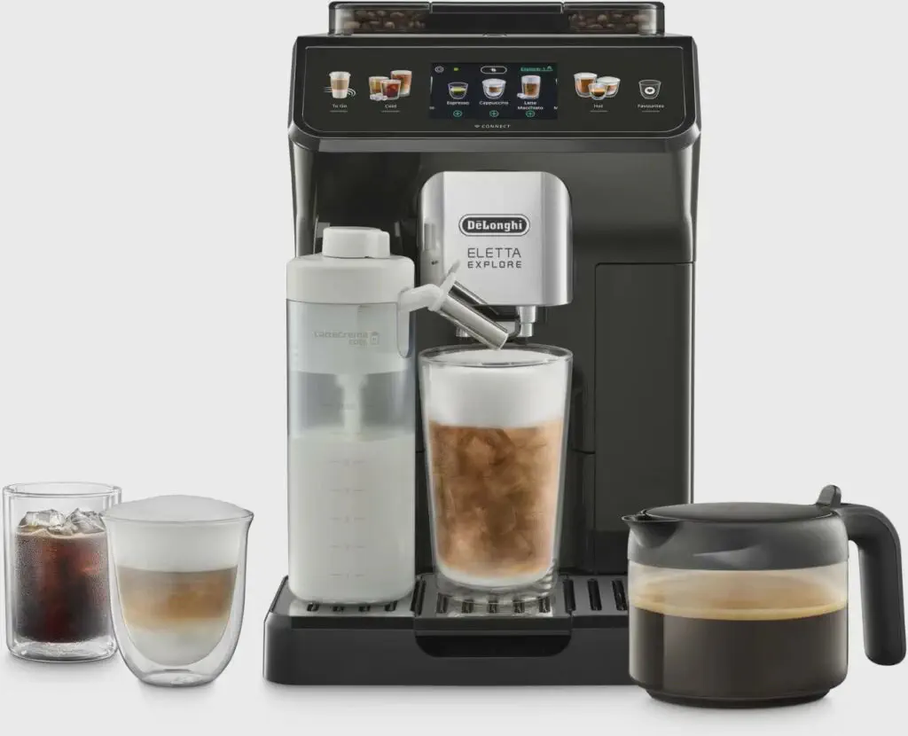 Automatic coffee machine with integrated grinder