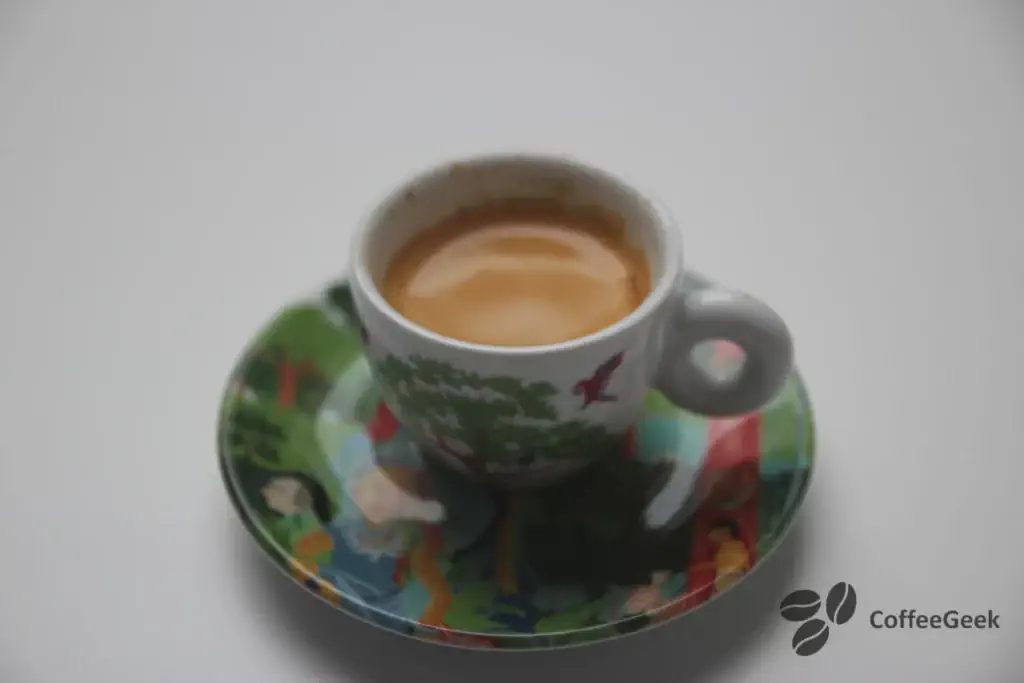 Espresso prepared with the Apollo grinder and La Pavoni
