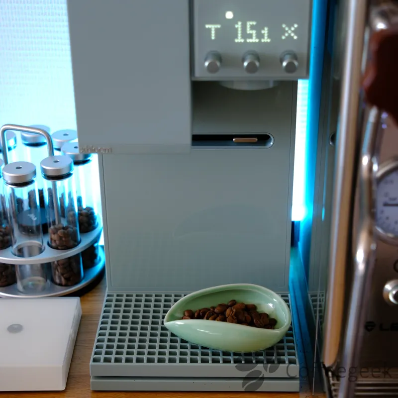 Integrated scale on the xBloom Studio