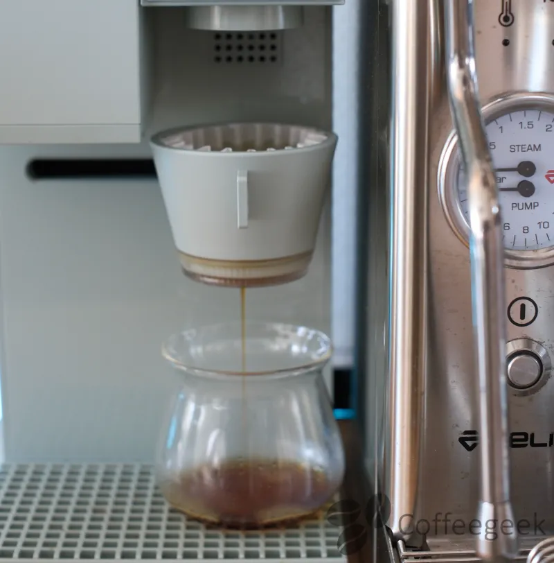 Preparing a pour-over coffee with the Timemore Bricks 01S on a V60