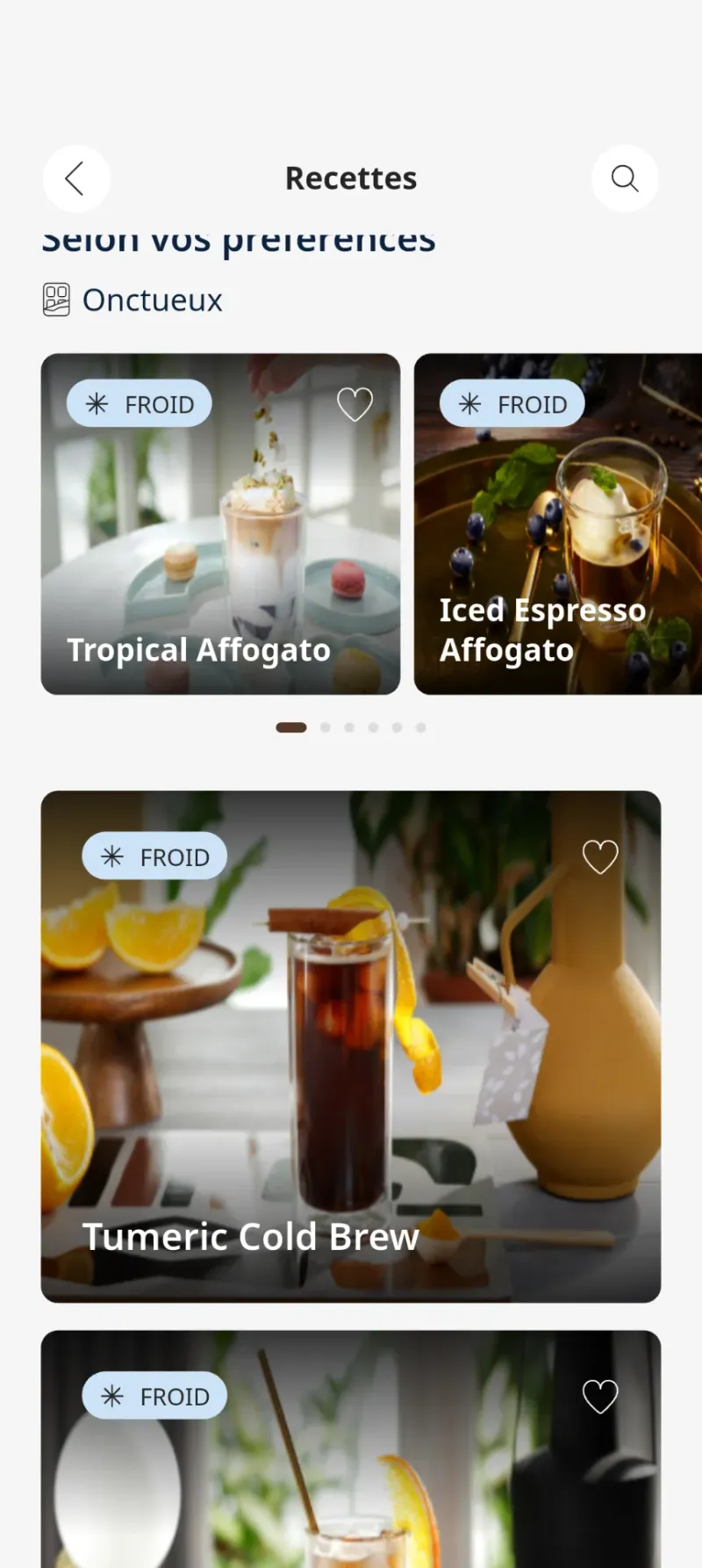 Schermata delle ricette dell'app De'Longhi My Coffee Lounge, con bevande fredde come Tropical Affogato, Iced Espresso Affogato e Tumeric Cold Brew