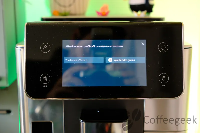 Schermo della macchina che mostra il menu della tecnologia Bean Adapt
