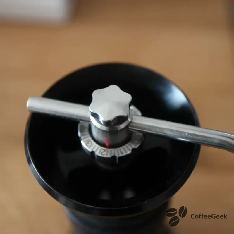 Smontaggio del macinino Apollo - fase iniziale