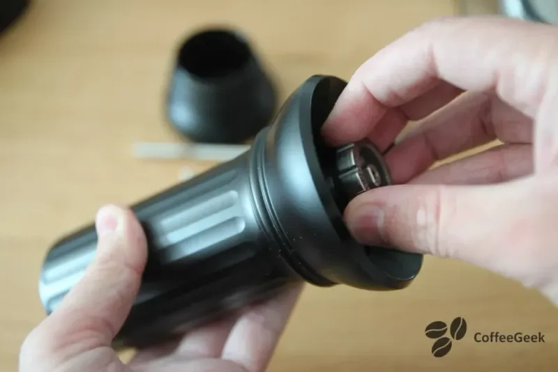 Rimozione dell'elemento di regolazione