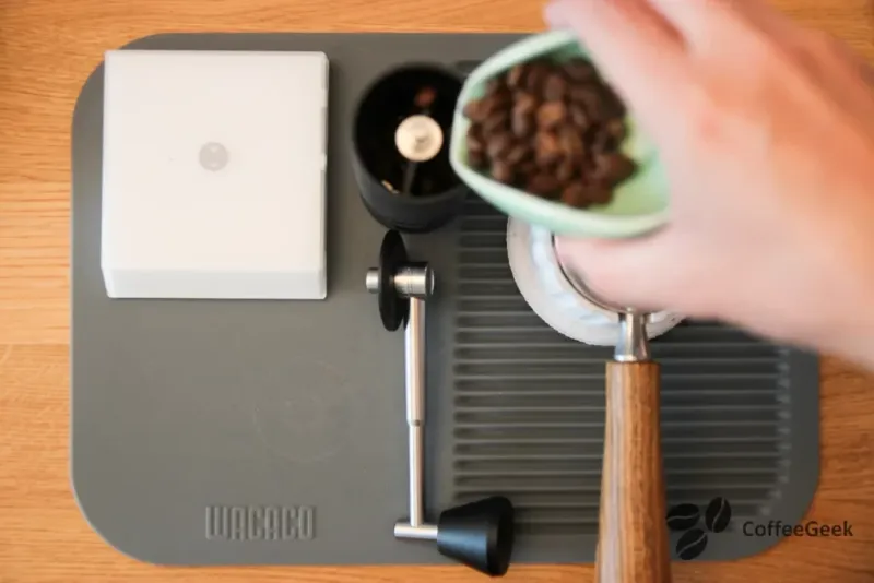 Preparazione caffè Timemore C3 ESP Pro