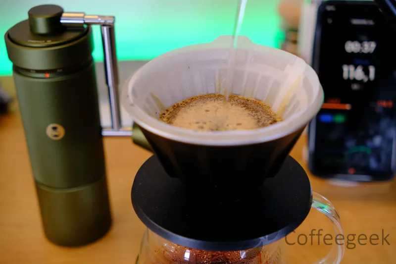 Metà dell'estrazione pour-over