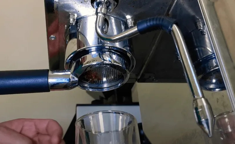 抽出準備完了の焙煎コーヒー