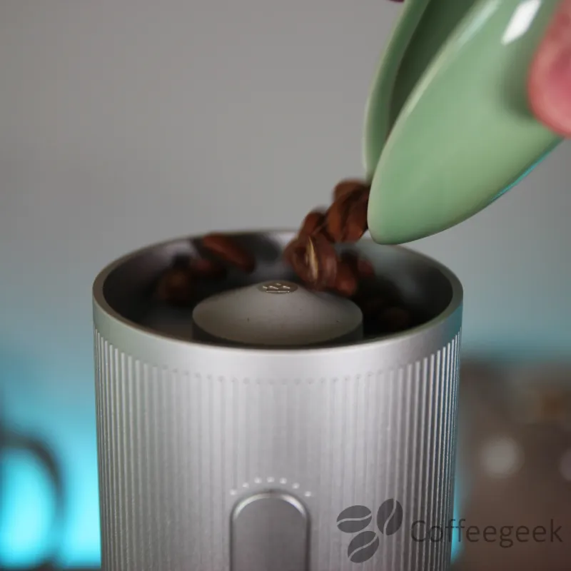 Millabへの豆の投入