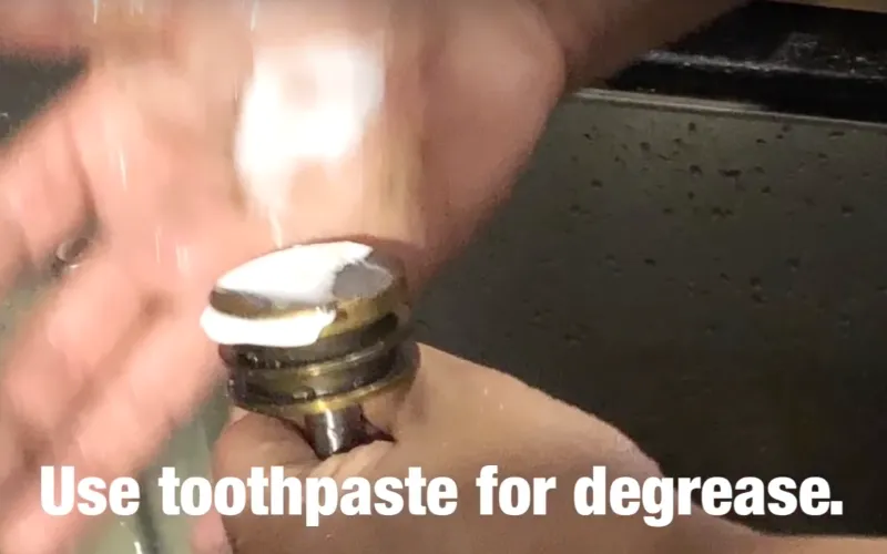 Reiniging van het zuigerlichaam