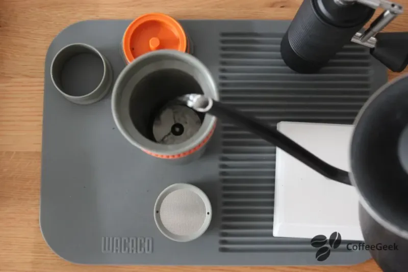 Pipamoka capsule sluiten