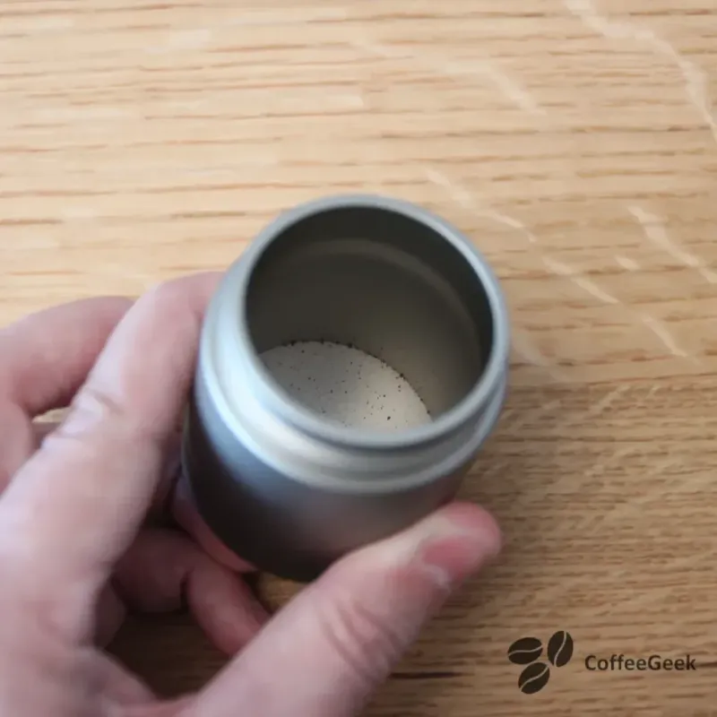 Pojemnik bez wewnętrznej krawędzi